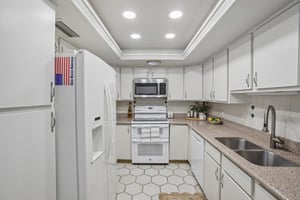 E Tuckey Ln-S1607-014.jpg