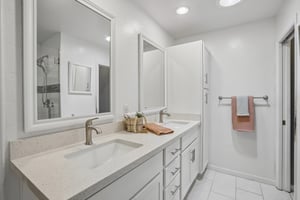 E Tuckey Ln-S1607-031.jpg