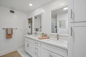 E Tuckey Ln-S1607-032.jpg