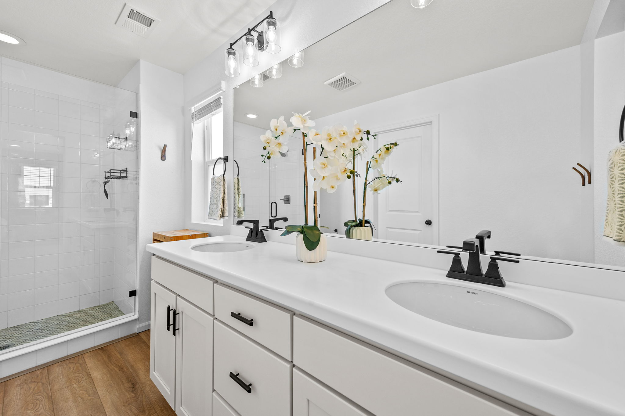 Upper Level Primary Bathroom