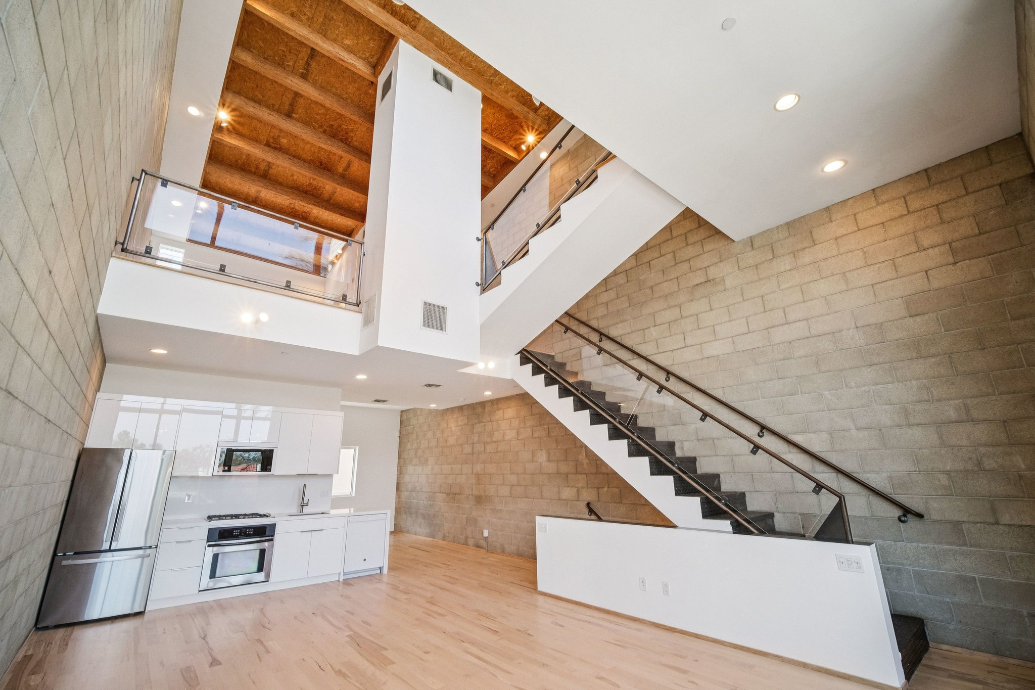 Highland Ave unit 13-S2509-011.jpg