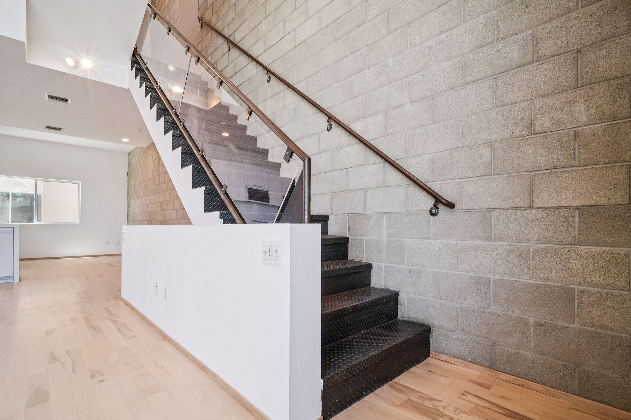 Highland Ave unit 13-S2509-012.jpg