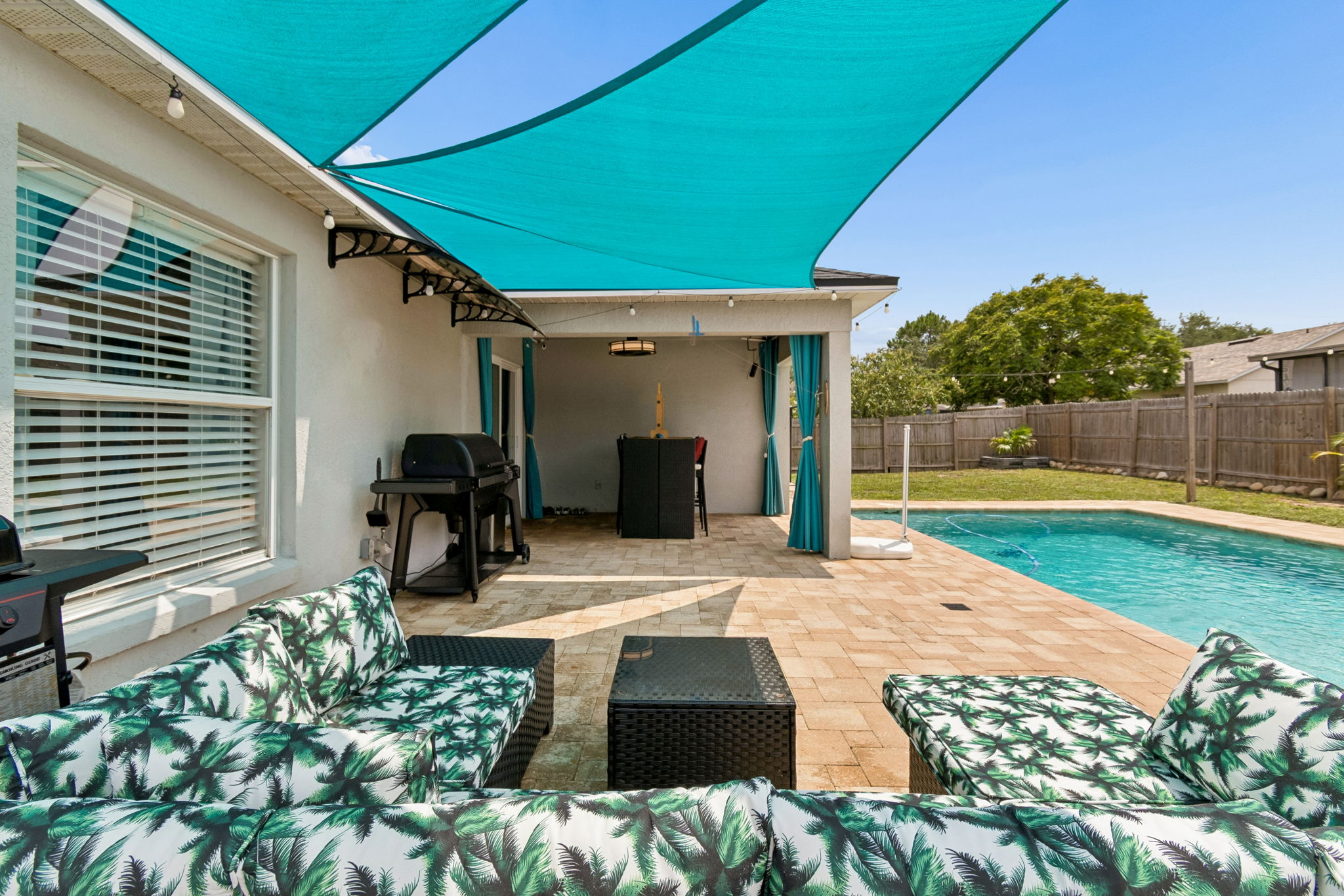 Pool/Lanai