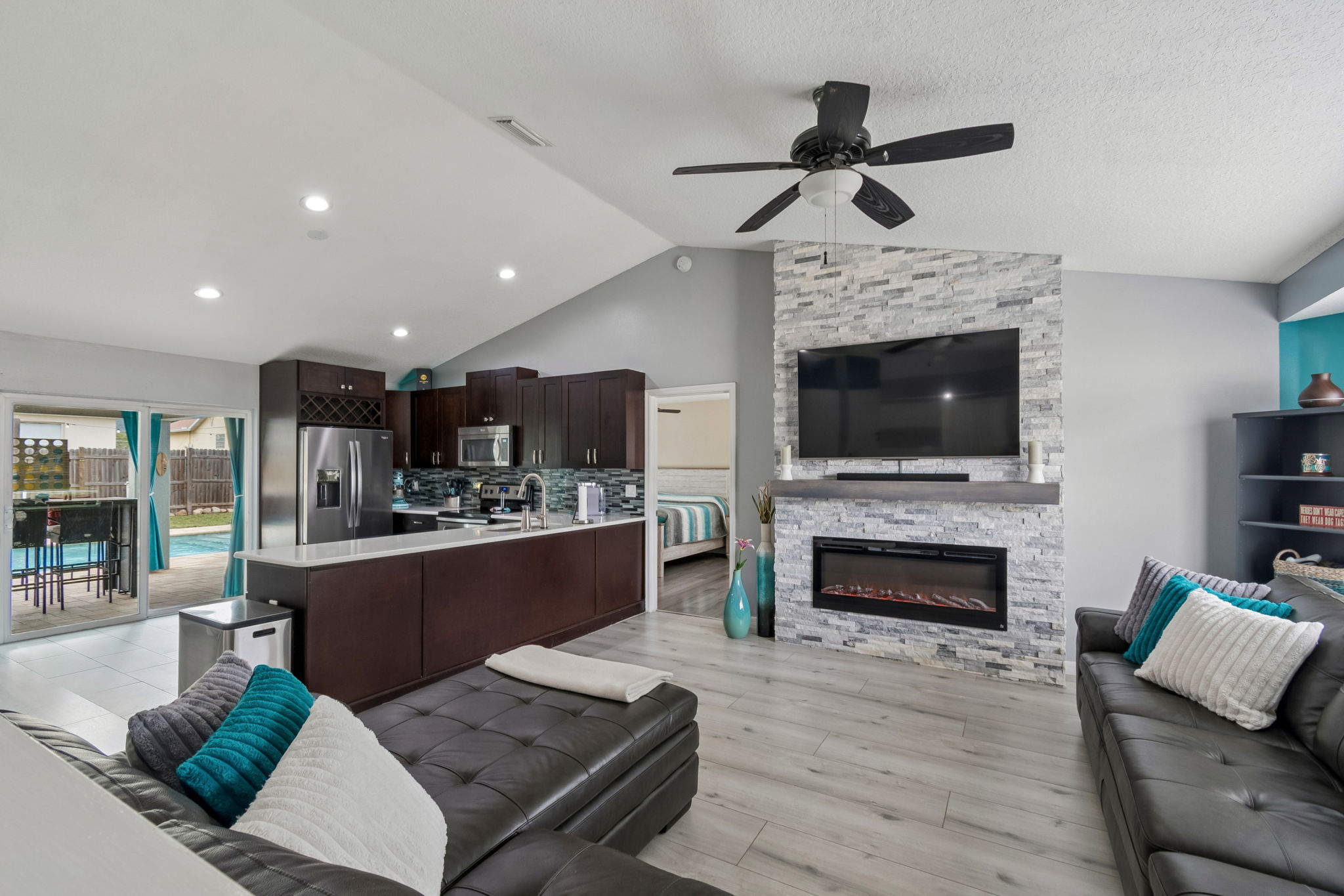 Living Room/Kitchen
