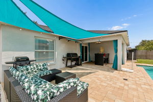 Pool/Lanai