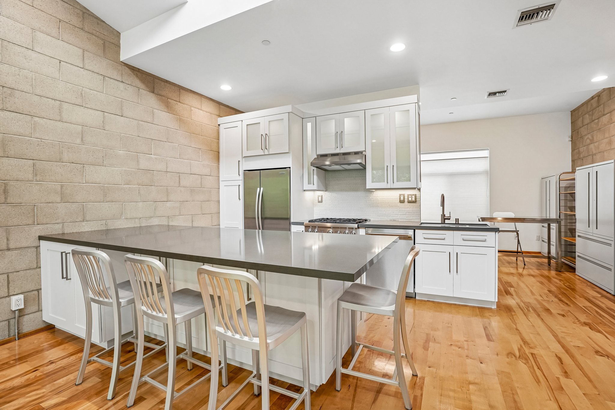 N Highland Ave 21-S1408-017.jpg