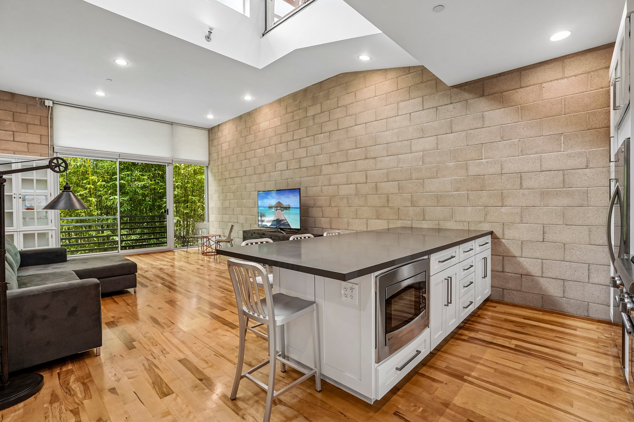 N Highland Ave 21-S1408-019.jpg