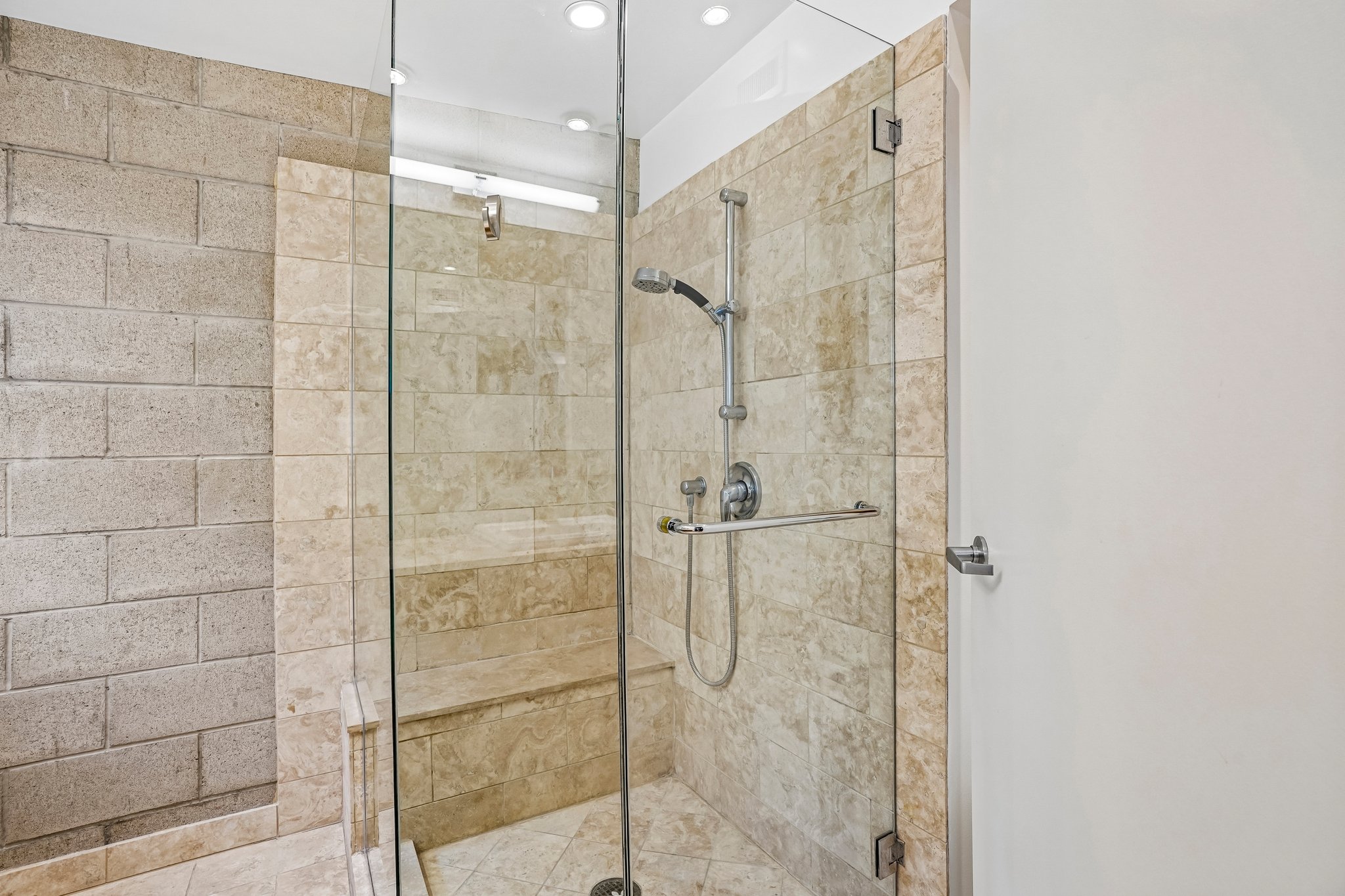 N Highland Ave 21-S1408-032.jpg