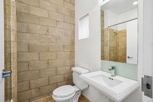 N Highland Ave 21-S1408-024.jpg