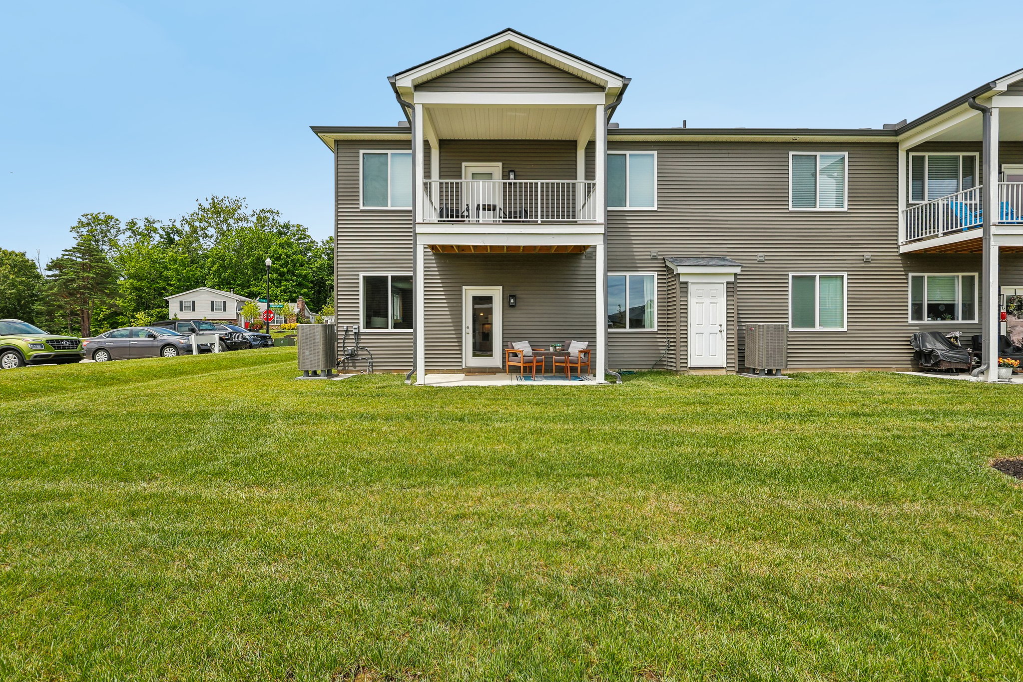 Somerset Blvd-S2205-044.jpg