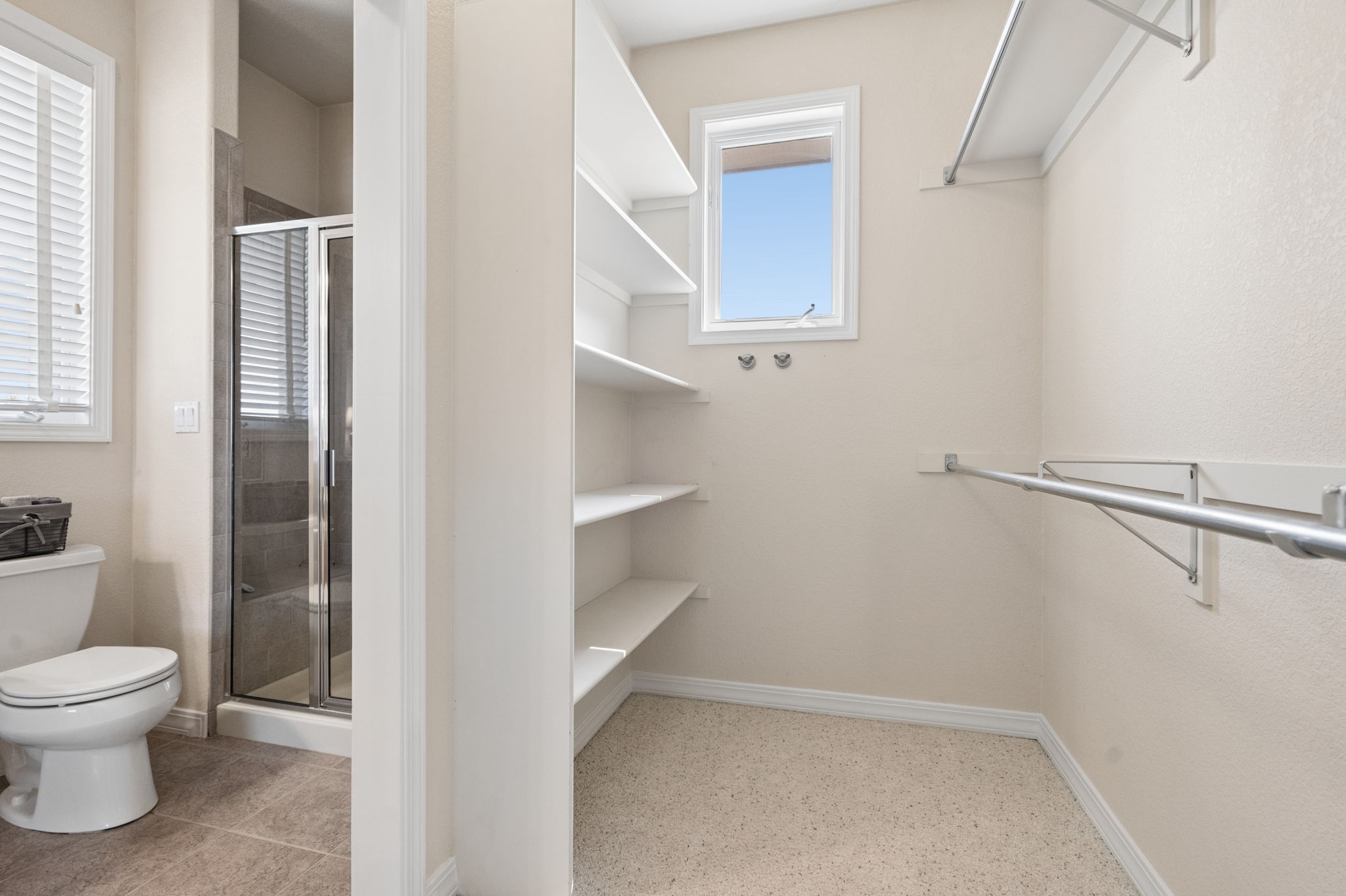 Upper Ensuite Closet