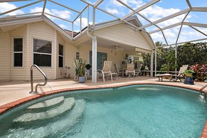 Swimming Pool with Lanai and Birdcage