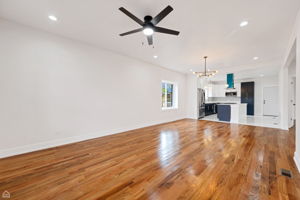718 Greenbay Ave_004