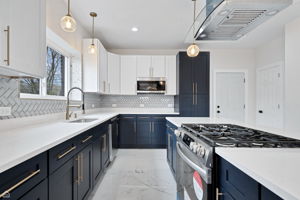 718 Greenbay Ave_011