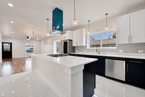 718 Greenbay Ave_012