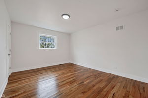 718 Greenbay Ave_024