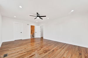 718 Greenbay Ave_027