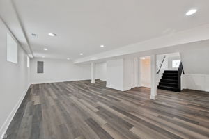 718 Greenbay Ave_036