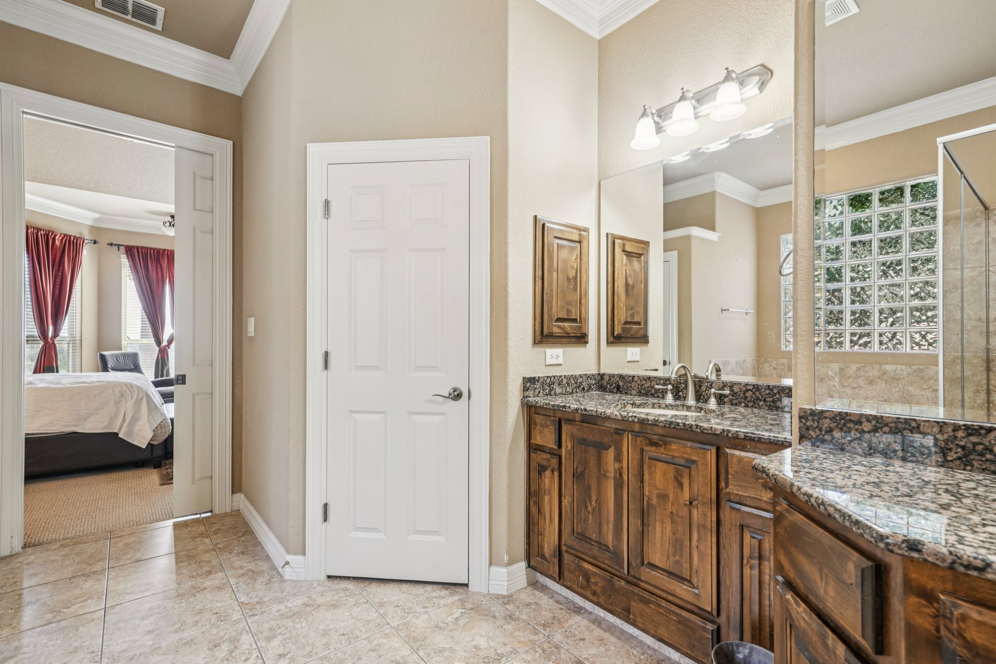 Ruidosa Downs-S1610-033.jpg