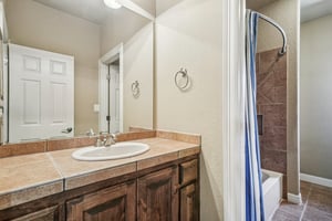 Ruidosa Downs-S1610-045.jpg