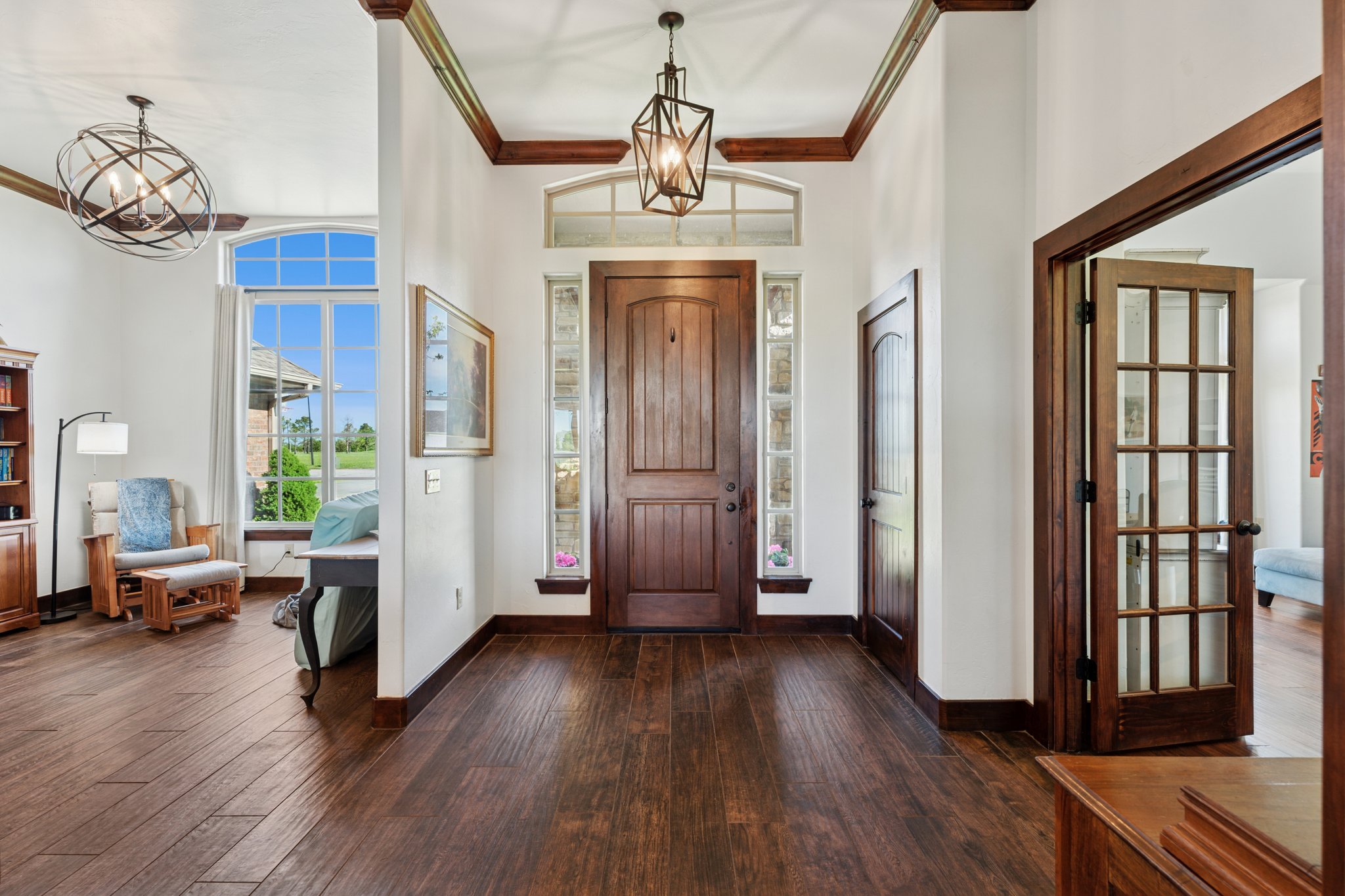 719 Karen Ave_004.jpg