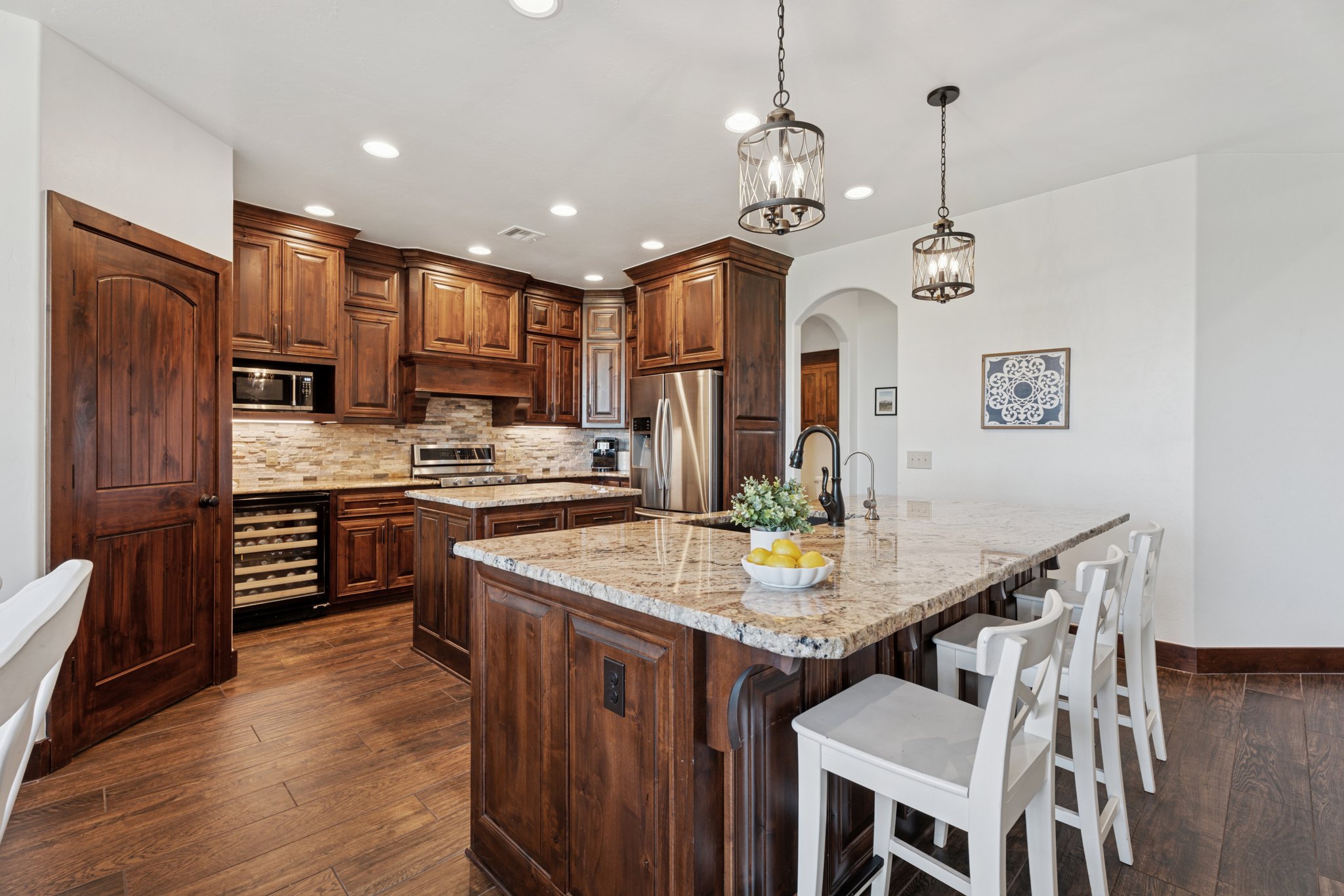 719 Karen Ave_014.jpg