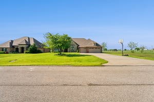 719 Karen Ave_001.jpg