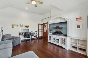 719 Karen Ave_006.jpg