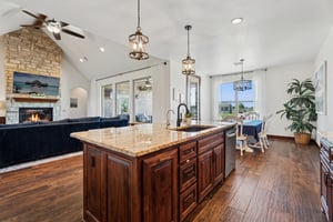 719 Karen Ave_016.jpg