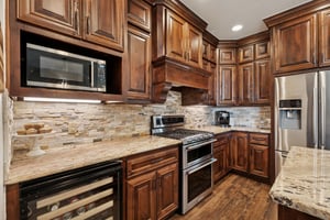 719 Karen Ave_017.jpg