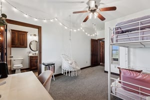 719 Karen Ave_025.jpg