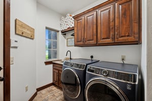 719 Karen Ave_028.jpg