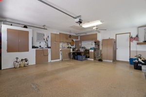  Photo 33
