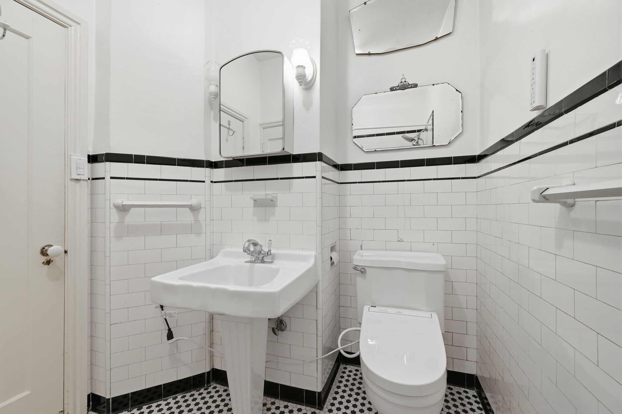  Photo 44