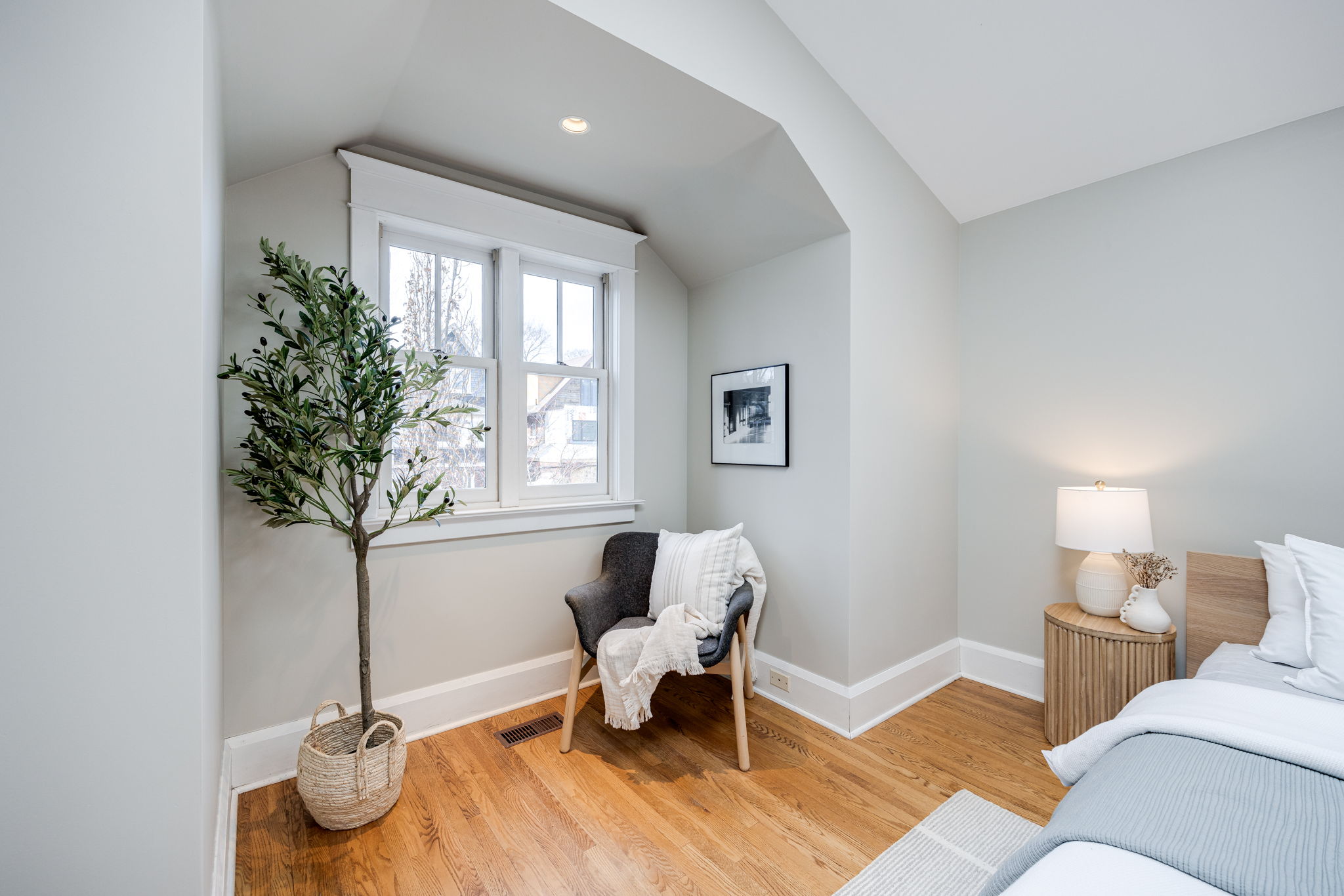 Toronto property showcase — delivered property photograph 33