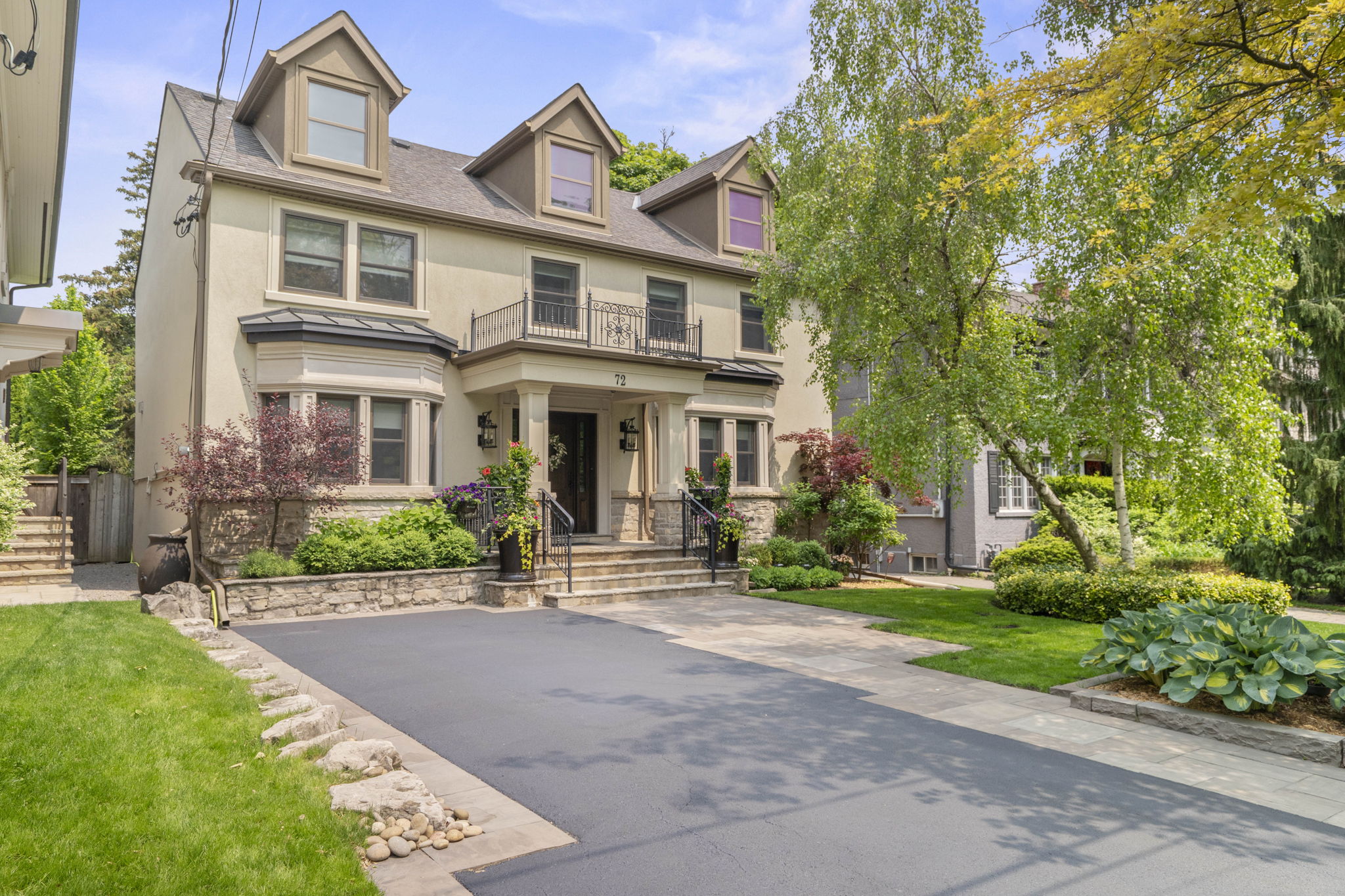 72 Teddington Park Ave Toronto, ON M4N 2C6