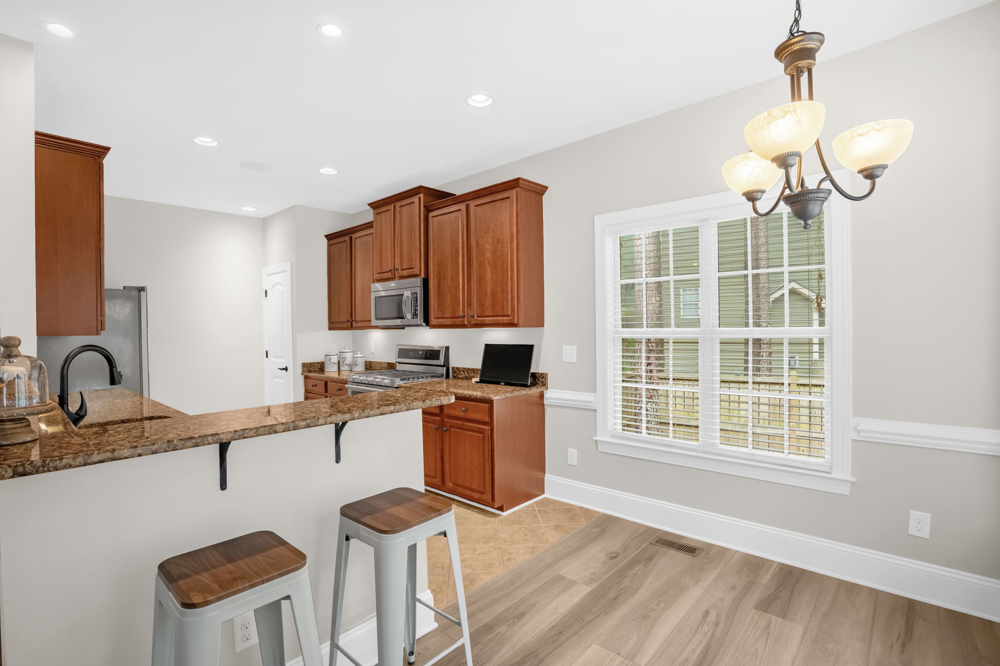 72 W Thicket Dr-12