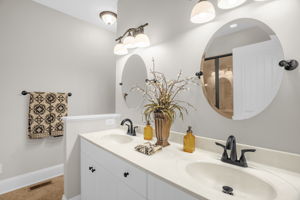 72 W Thicket Dr-19