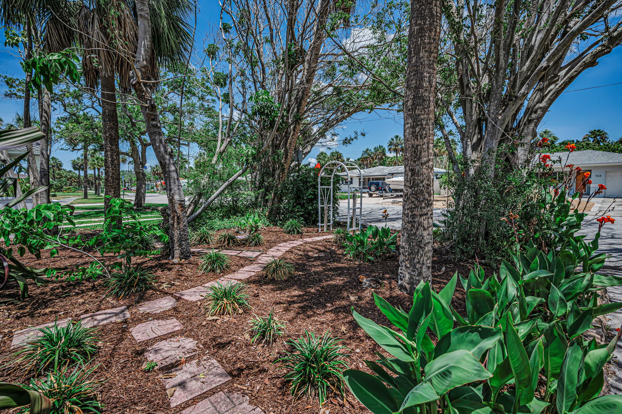 Frontyard2