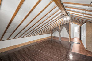 Upper Level Bonus Room1