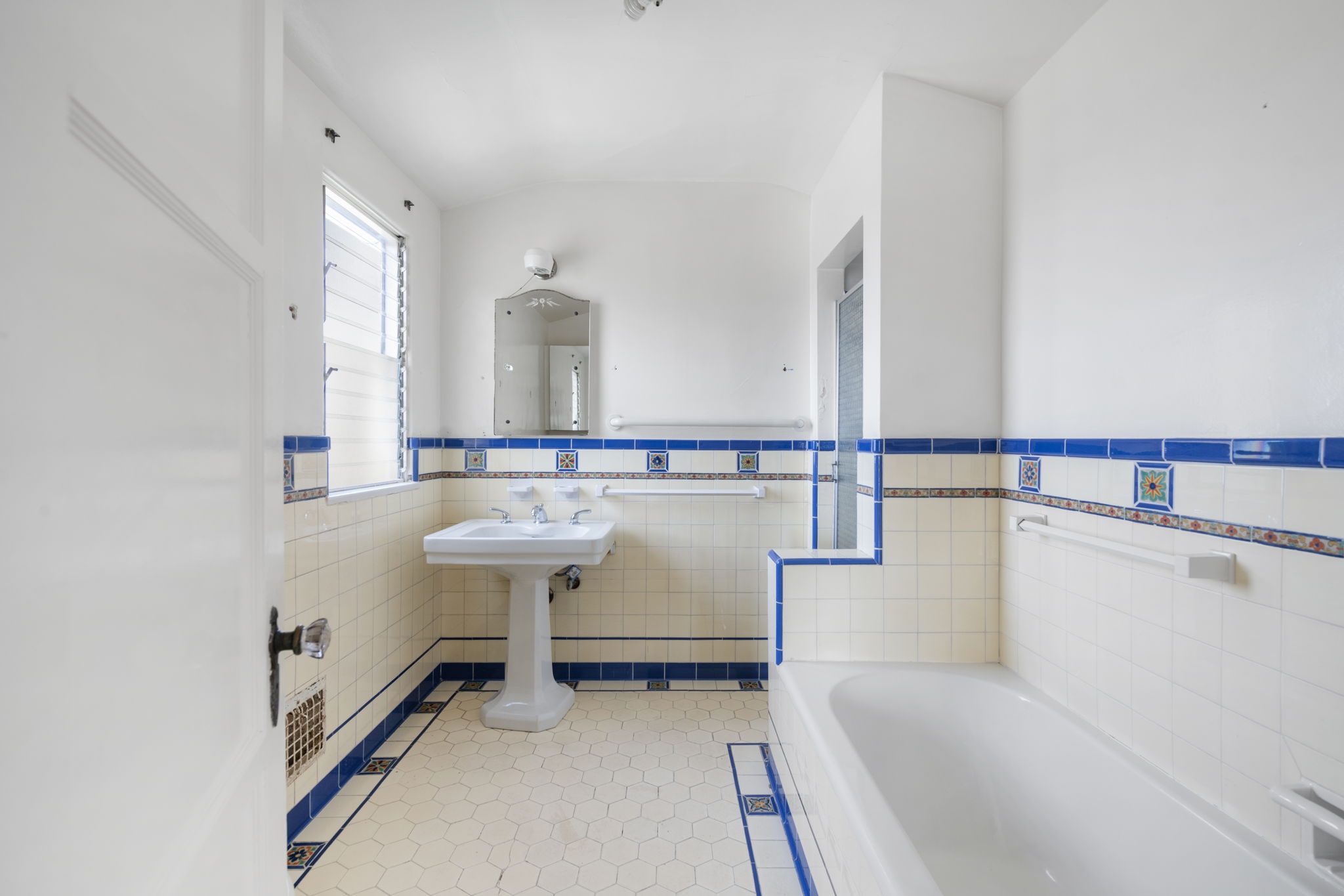 Ensuite Primary Bathroom