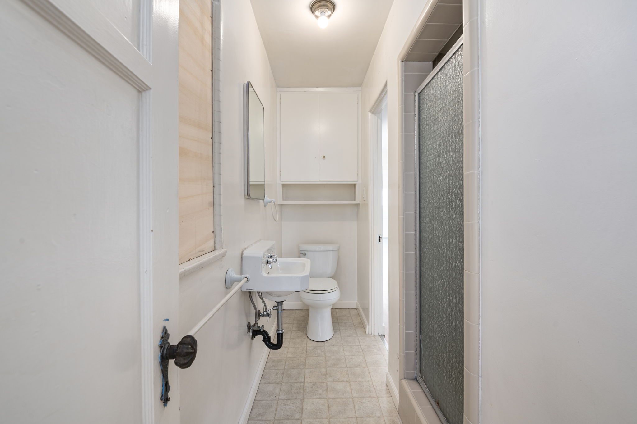 Shared 3/4 Bathroom