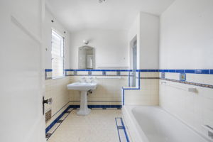 Ensuite Primary Bathroom