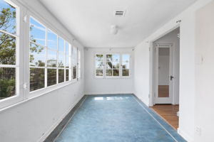 Sitting room off Primary