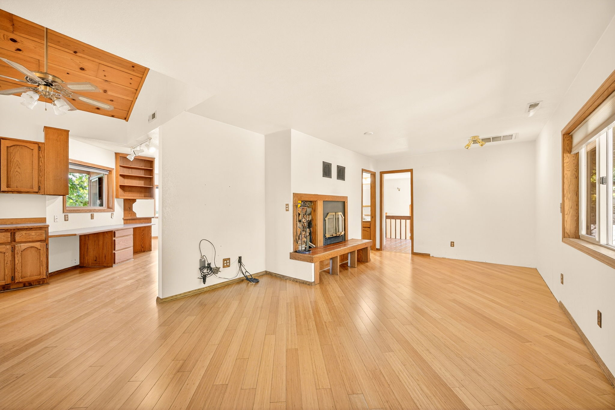  Photo 48