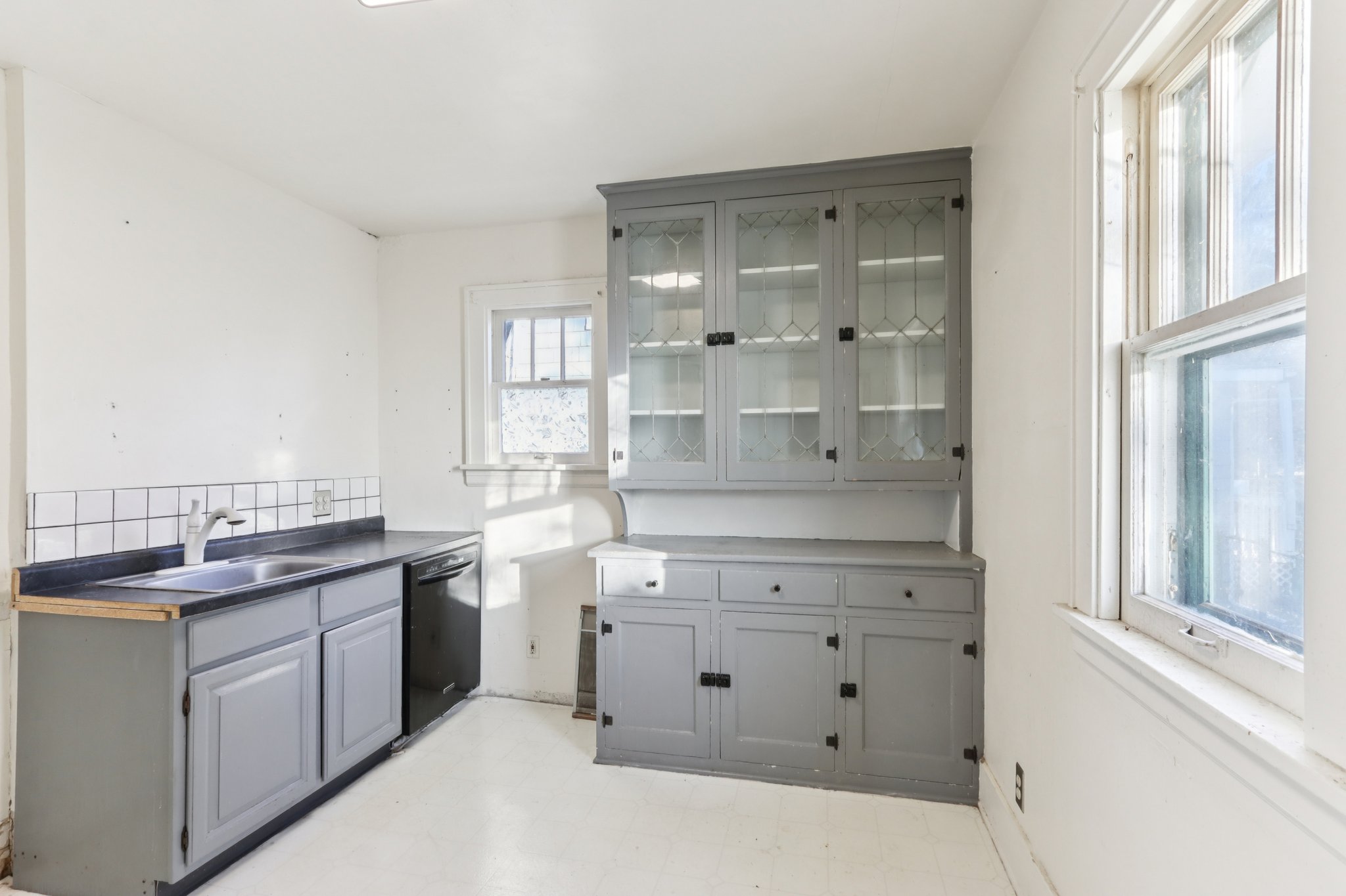 720 N 9th St House-S2411-012.jpg