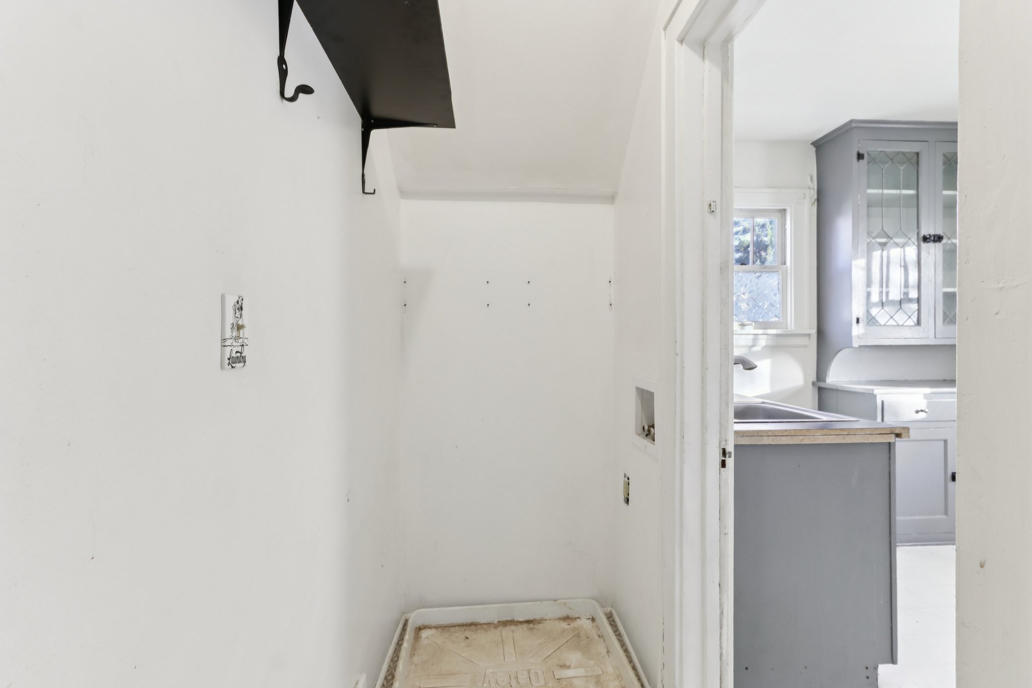 720 N 9th St House-S2411-013.jpg