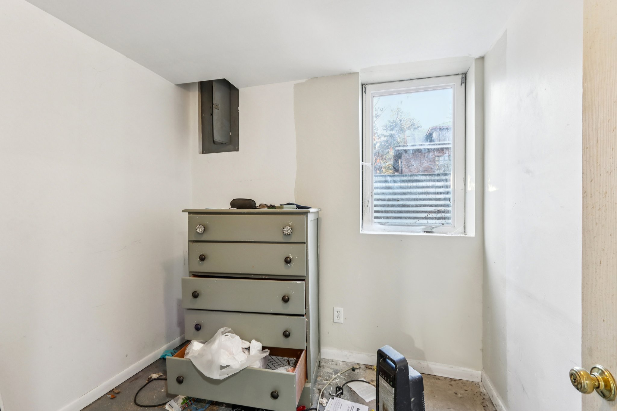 720 N 9th St Basement-S2411-002.jpg