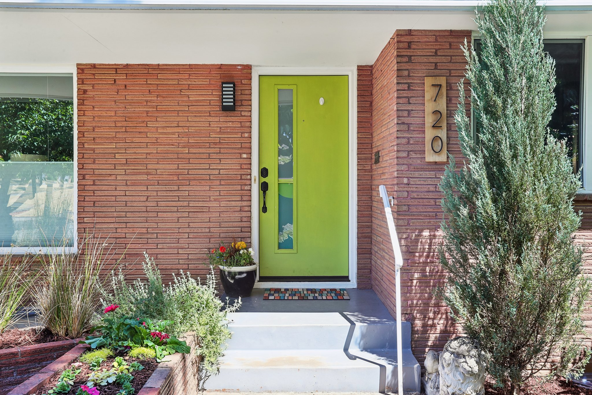 NE 107th Pl-S2206-004.jpg
