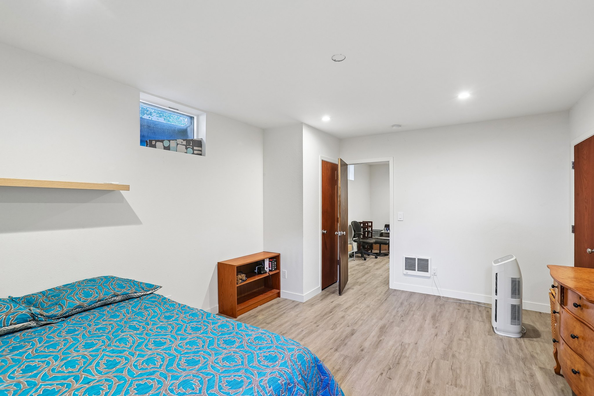 NE 107th Pl-S2206-039.jpg
